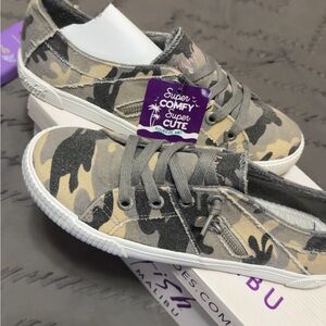 Super Comfy  Camouflage Sneakers